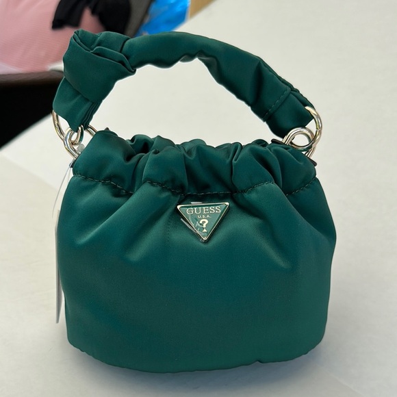Guess Green Mini Bag with Chain Strap and Ruched Texture - Picture 4 of 9